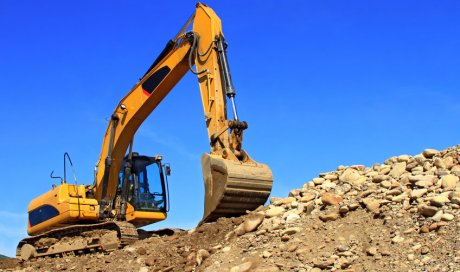 Travaux de terrassement pour construction d'immeuble à Broons